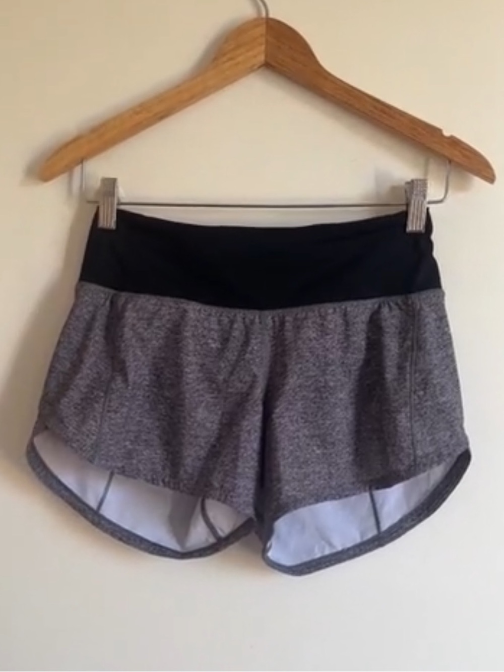 Lululemon athletica  || Woman’s gray shorts
Size 2